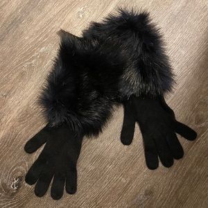 Loft Furry Gloves
